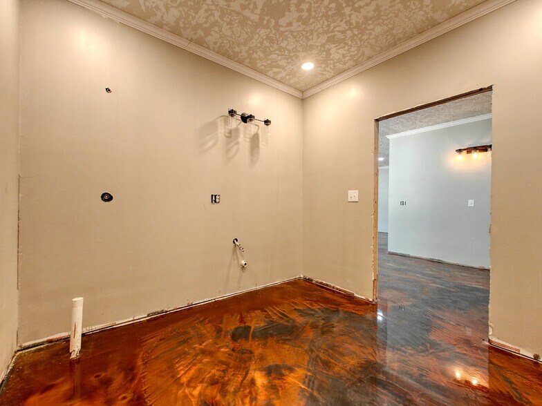 More Photos Of 22000 Main St E, Huntingdon Distribution For Sale