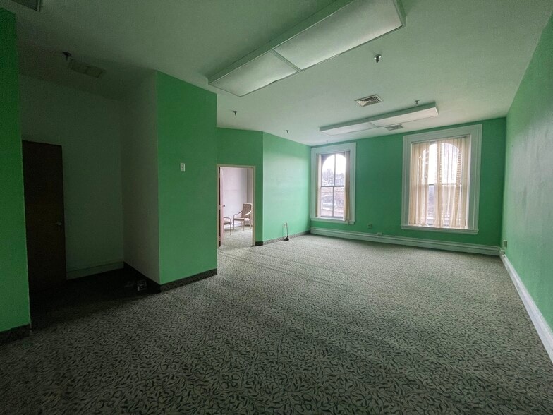 More Photos Of 97-105 Main St, Norwich Office For Sale