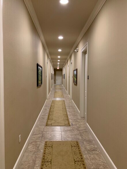 More Photos Of 26205 Oak Ridge Dr, Spring Medical For Lease