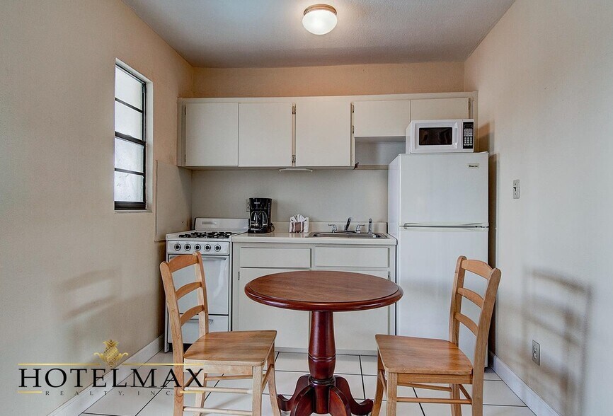 More Photos Of 653 Mandalay Ave, Clearwater Beach Hotel For Sale