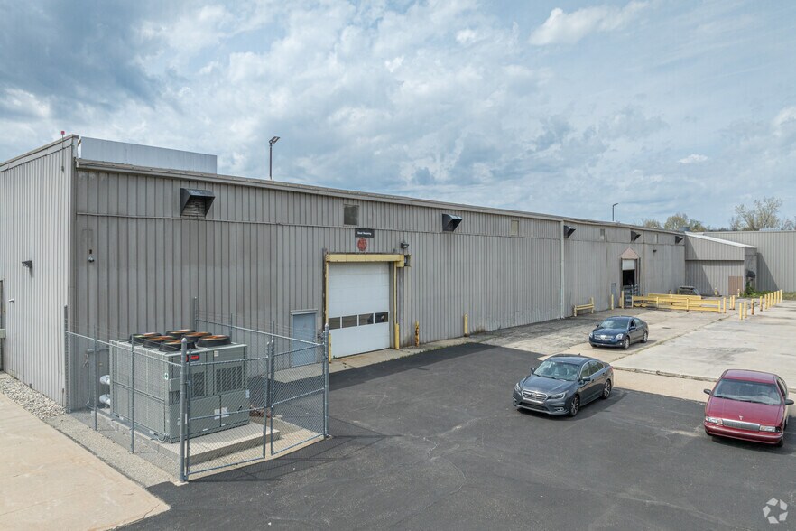 More Photos Of 17155 Van Wagoner Rd, Spring Lake Manufacturing For Lease