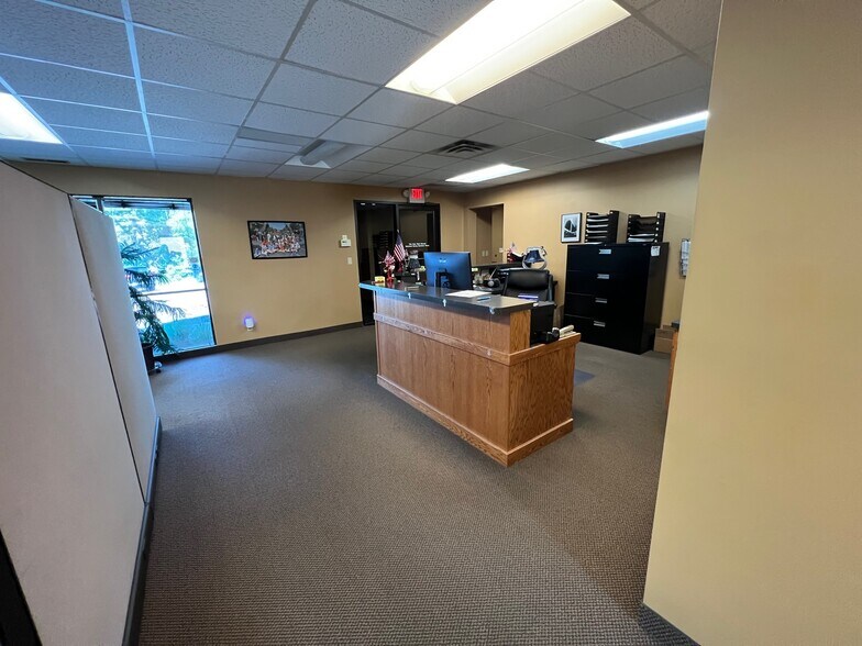 More Photos Of 4970-4980 Lincoln Dr, Minneapolis Medical For Sale