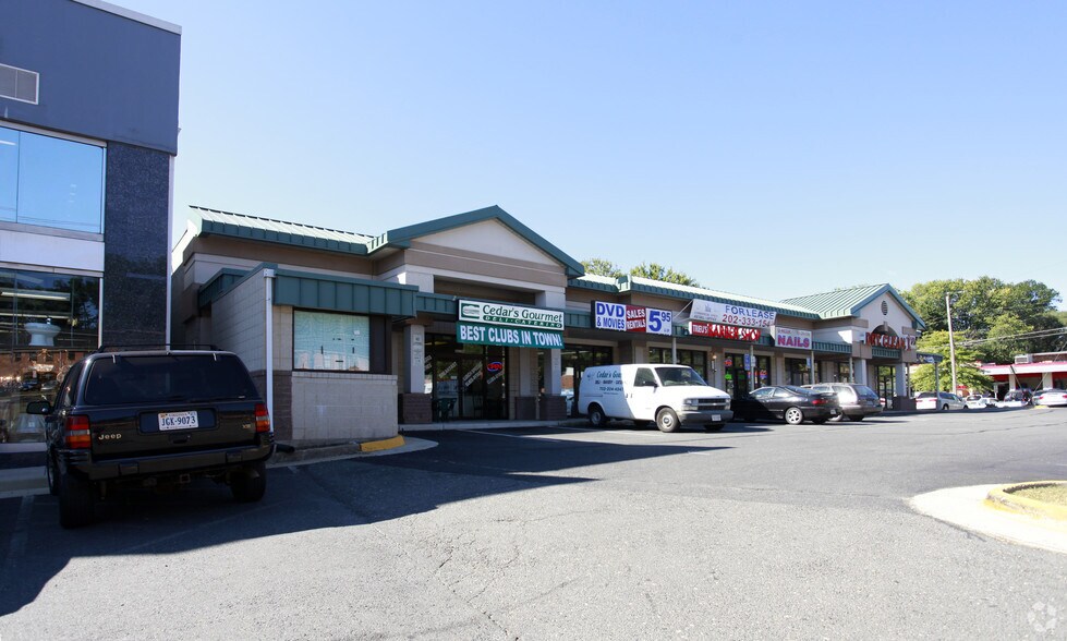 More Photos Of 8621-8629 Lee Hwy, Fairfax Freestanding For Lease