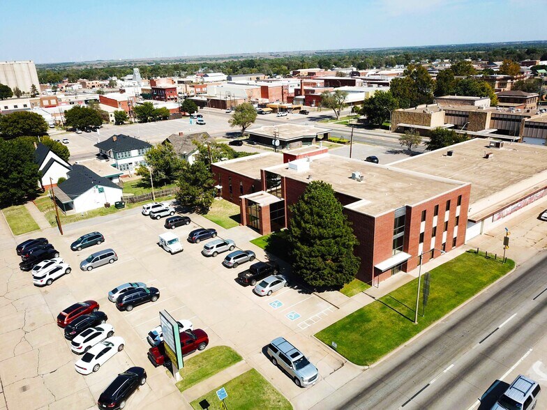 More Photos Of 1222 10th St, Woodward Office For Sale