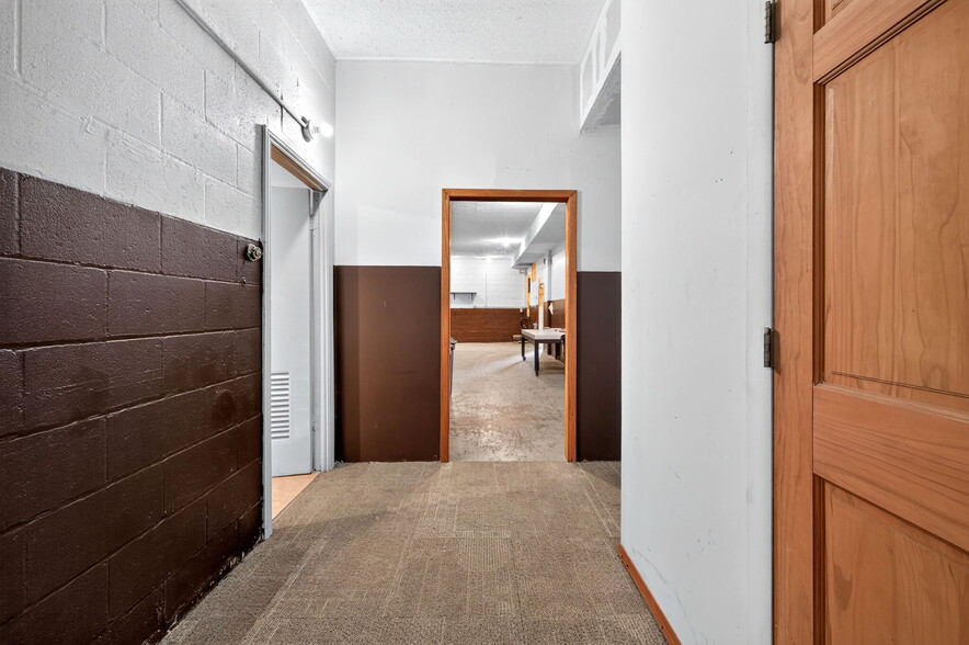More Photos Of 7828 S Claremont Ave, Chicago Warehouse For Sale