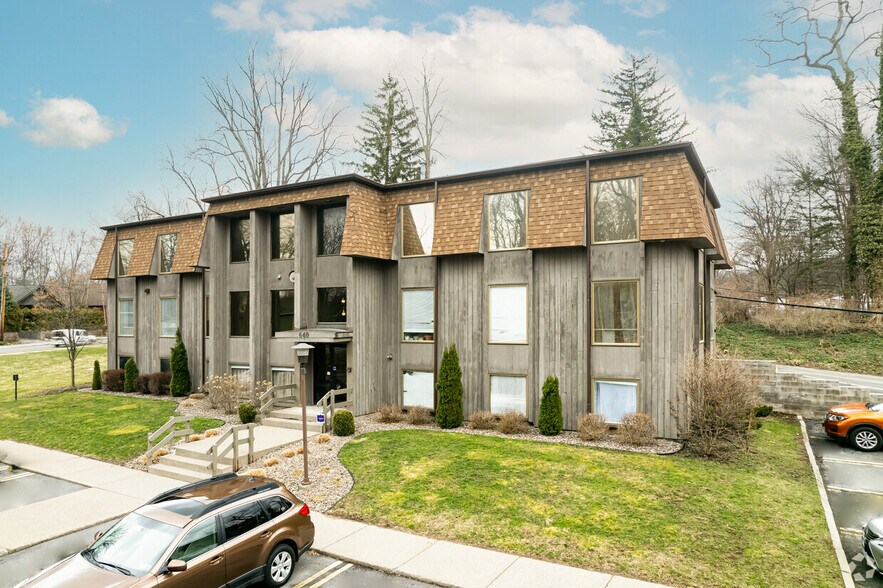 More Photos Of 640 Kreag Rd, Pittsford Office Residential For Lease