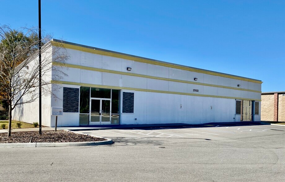 More Photos Of 13922 US Hwy 441/27, Lady Lake Freestanding For Lease