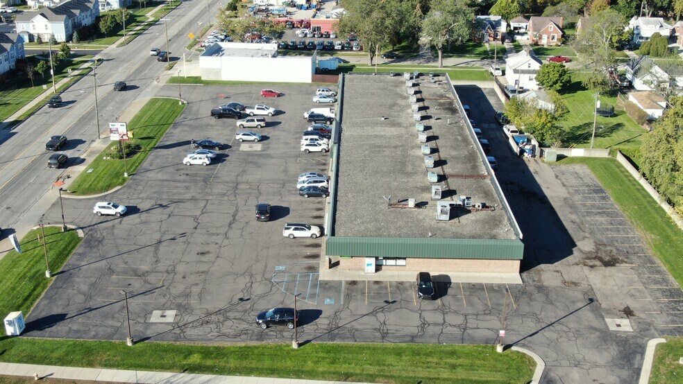 More Photos Of 14919-15013 E Nine Mile Rd, Eastpointe Unknown For Lease