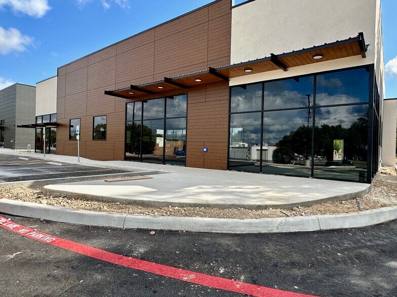 More Photos Of 6427 Babcock Rd, San Antonio Medical For Lease