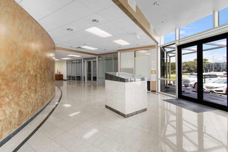 More Photos Of 1920 W Villa Maria Rd, Bryan Medical For Lease