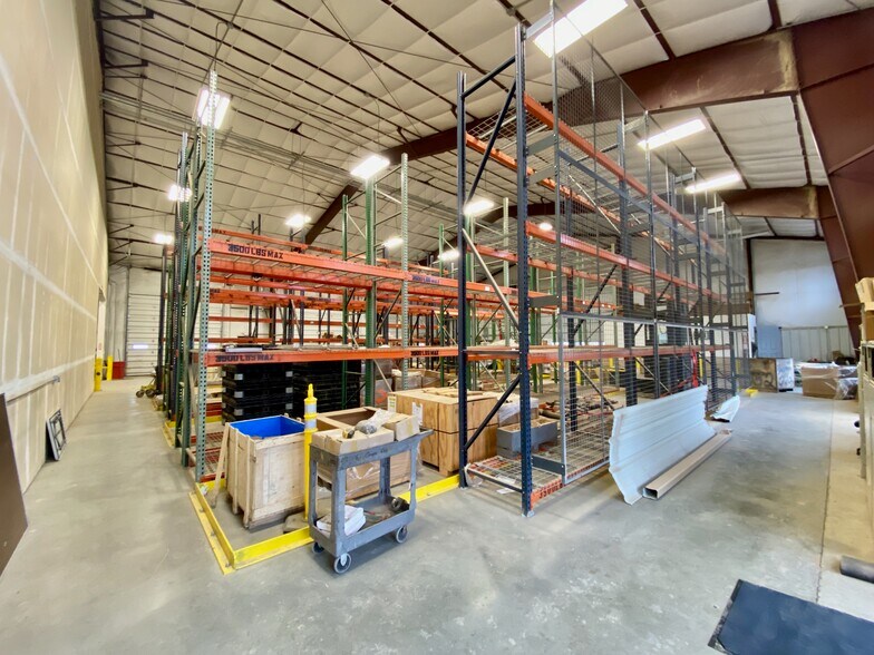 More Photos Of 5066 Owan Industrial Park Dr, Williston Warehouse For Lease