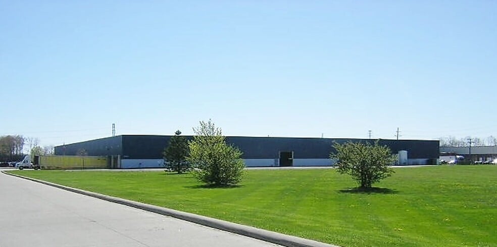 More Photos Of 42600 Merrill Rd, Sterling Heights Warehouse For Lease