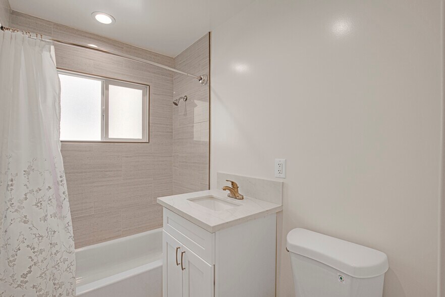 More Photos Of 415 Loma Dr, Los Angeles Apartments For Sale