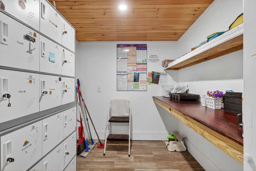 More Photos Of 765 3rd Ave, Welaka Restaurant For Sale