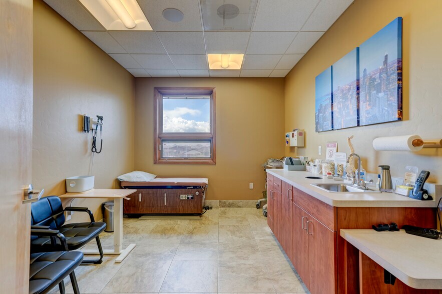 More Photos Of 2001 Excellence Way, Prescott Medical For Sale