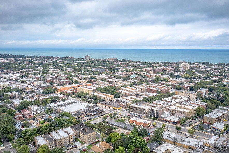 More Photos Of 6801 N Clark St, Chicago General Retail For Sale