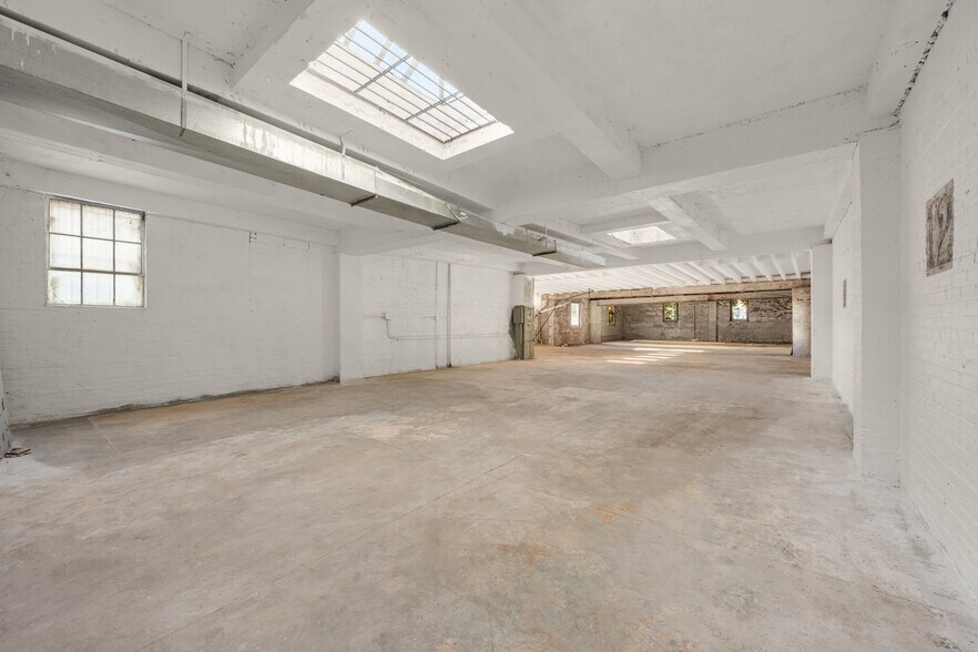 More Photos Of 439-441 11th St, Brooklyn Flex For Sale