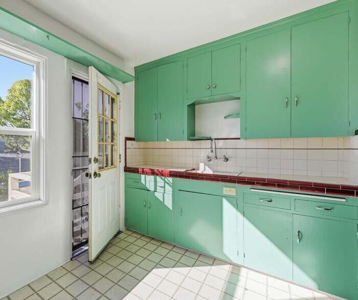 More Photos Of 705-711 W Pennsylvania Ave, San Diego Apartments For Sale