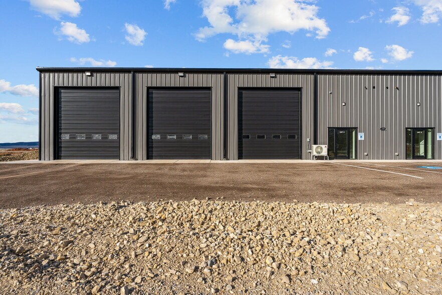 More Photos Of 3709 5650 w, Cedar City Industrial For Lease