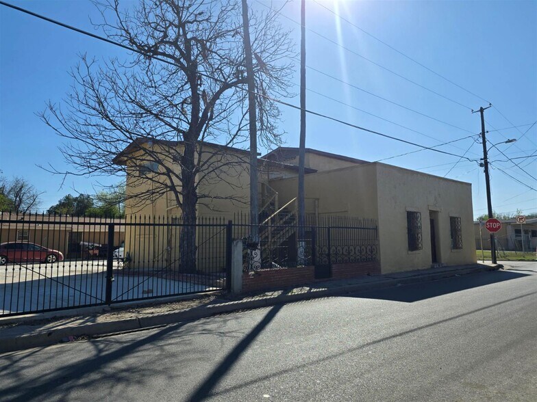 More Photos Of 319 Hidalgo St, Laredo Apartments For Sale
