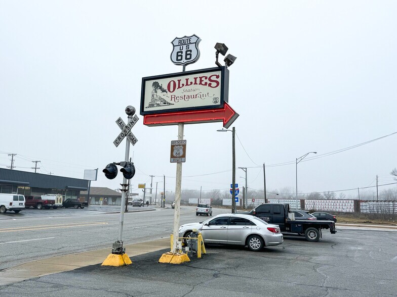 More Photos Of 4070 Southwest Blvd, Tulsa Restaurant For Sale