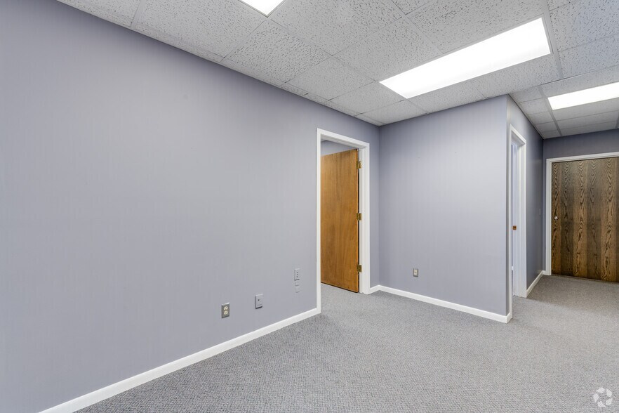 More Photos Of 5380 Holiday Ter, Kalamazoo Office For Sale