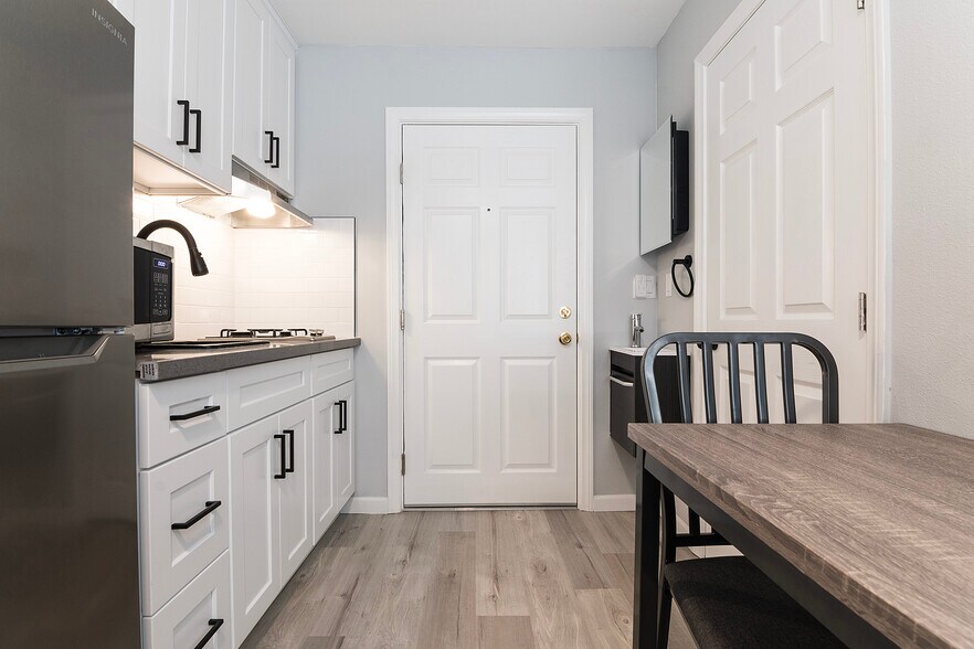 More Photos Of 1864 Cordova St, Los Angeles Apartments For Sale