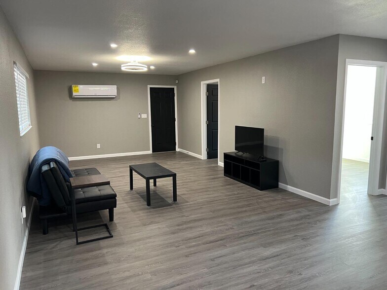 More Photos Of 7490 Lander Ave, Hilmar Office Residential For Sale