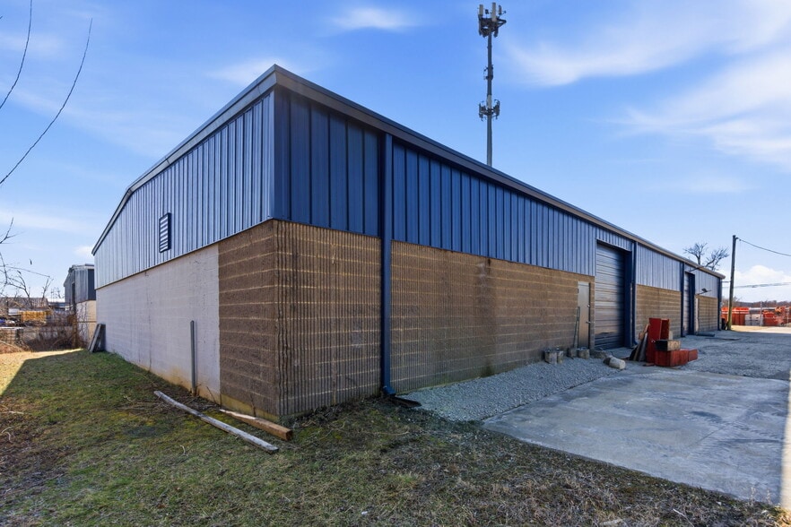 More Photos Of 473 Roberts Ave, Louisville Warehouse For Sale