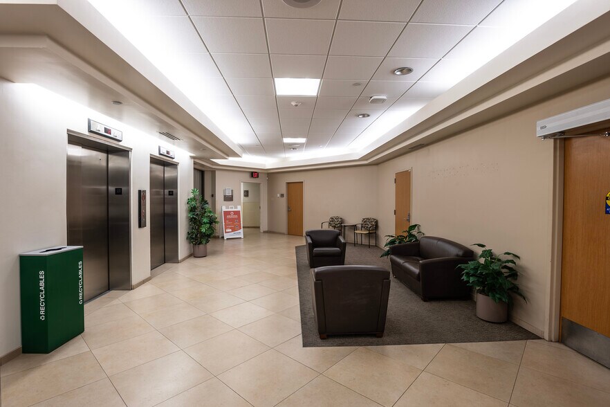 More Photos Of 5891 W Eugie Ave, Glendale Medical For Sale