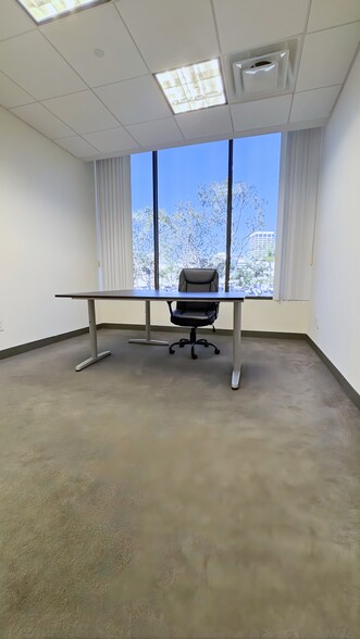 More Photos Of 260 Newport Center Dr, Newport Beach Coworking Space
