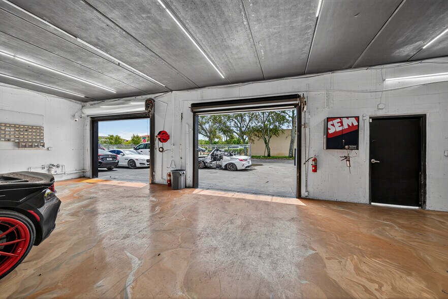 More Photos Of 1090 S 56th Ave, Hollywood Auto Repair For Sale