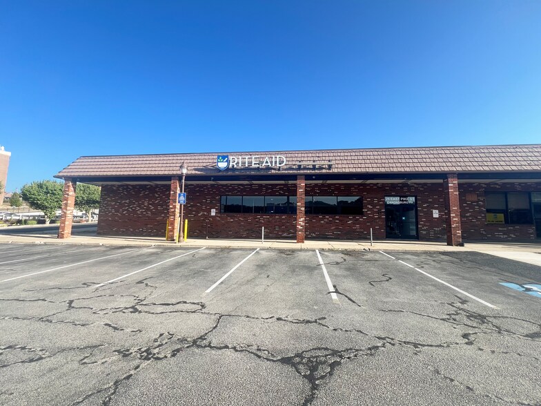 More Photos Of 25 E Pike St, Canonsburg General Retail For Lease