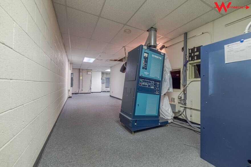 More Photos Of 641 Camino de los Mares, San Clemente Storefront For Lease