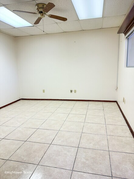 More Photos Of 6910 Bellaire Blvd, Houston Medical For Sale