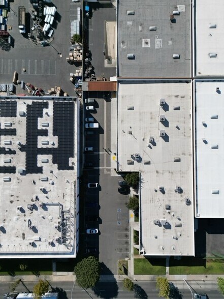 More Photos Of 3700 W Segerstrom Ave, Santa Ana Warehouse For Lease