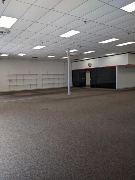 More Photos Of 4805-4825 Salem Ave, Dayton Unknown For Lease