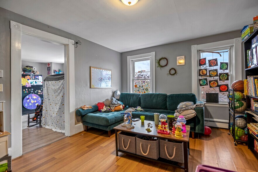 More Photos Of 455 Main St, South Berwick Apartments For Sale