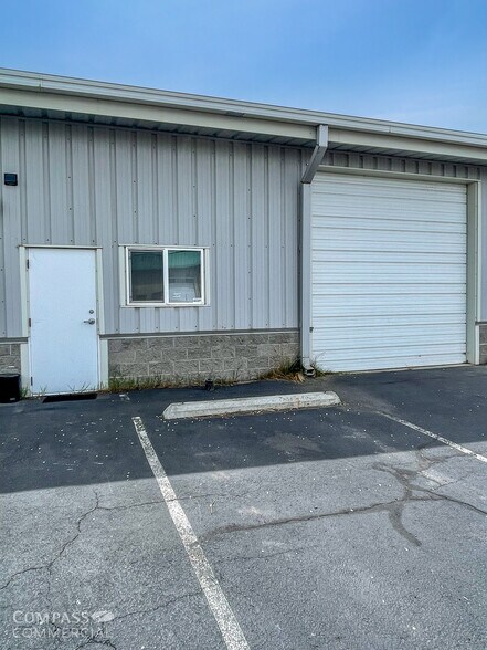 Primary Photo Of 62987 Plateau Dr, Bend Warehouse For Sale