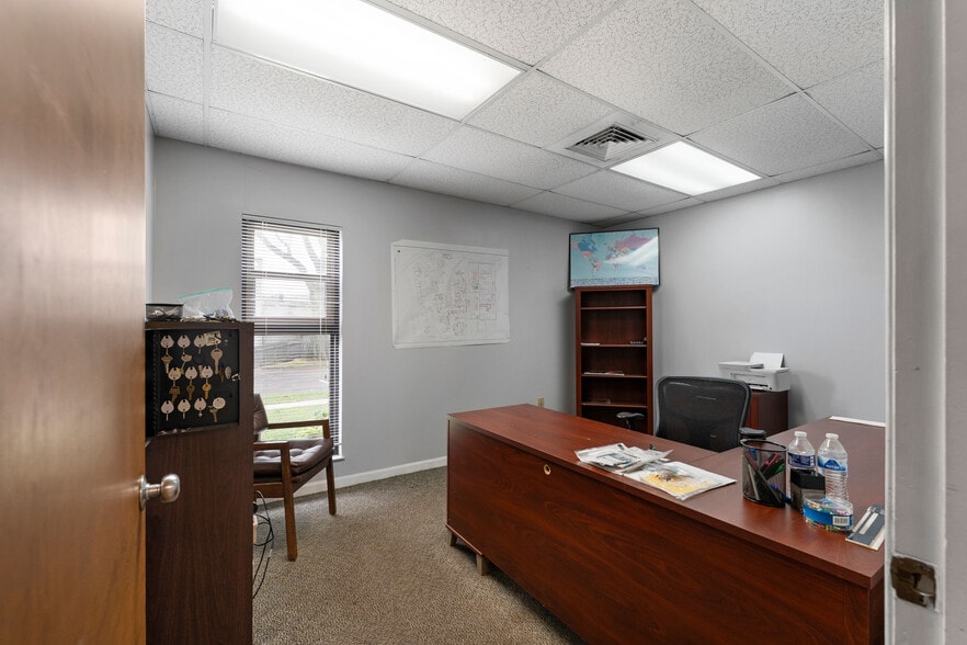 More Photos Of 112 Old Mill Rd, Cartersville Research And Development For Sale