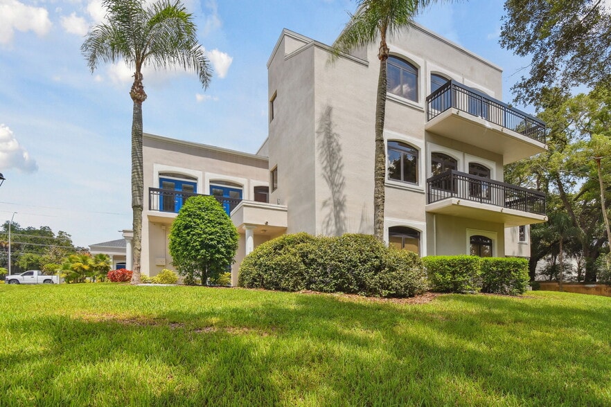 More Photos Of 15436 N Florida Ave, Tampa Unknown For Lease