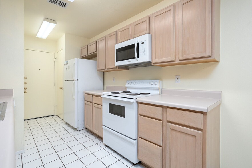 More Photos Of 6054 Bantry Bay, San Antonio Specialty For Sale