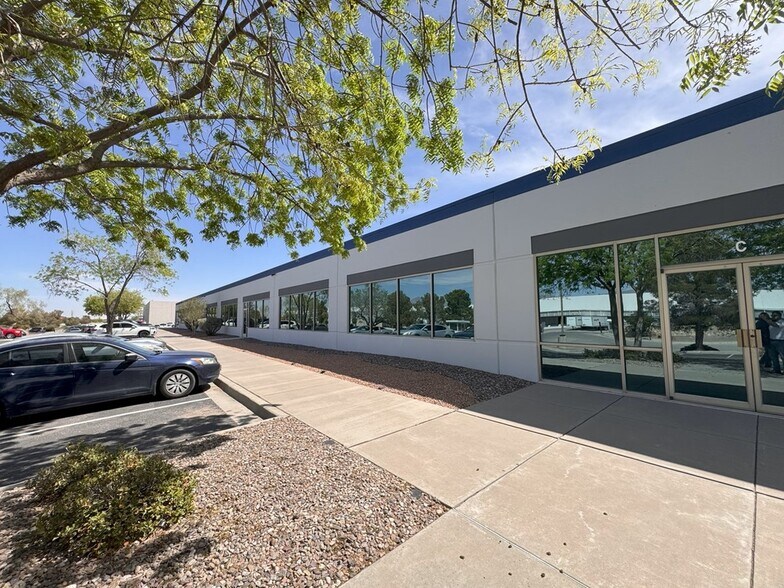 Primary Photo Of 32 Celerity Wagon St, El Paso Warehouse For Lease