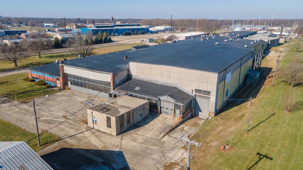 More Photos Of 1900 Pleasant St, Dekalb Manufacturing For Sale