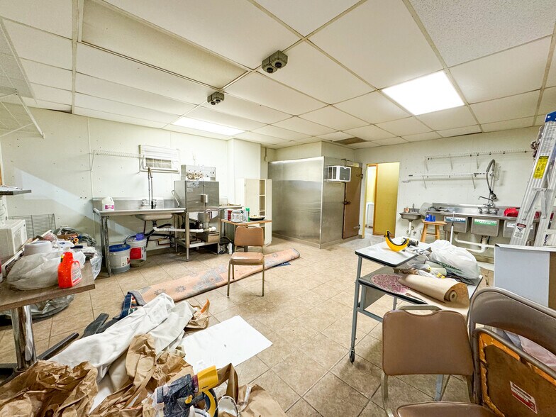 More Photos Of 101 W Main St, Syracuse Storefront Retail Residential For Lease