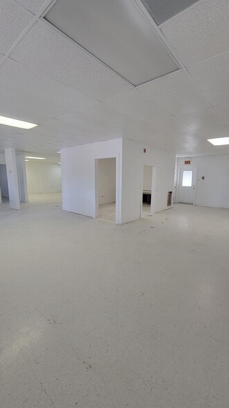 More Photos Of 900 Highway 3, League City Freestanding For Sale