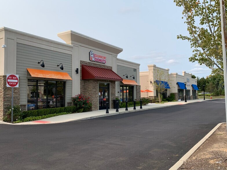 More Photos Of 209 Applegarth Rd, Monroe Township Unknown For Lease