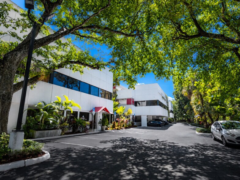 Primary Photo Of 6950 Cypress Rd, Plantation Loft Creative Space For Lease