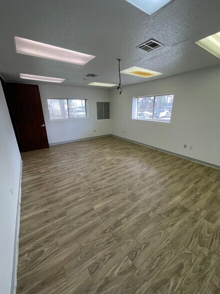 More Photos Of 2211 Louetta Rd, Spring Industrial For Sale