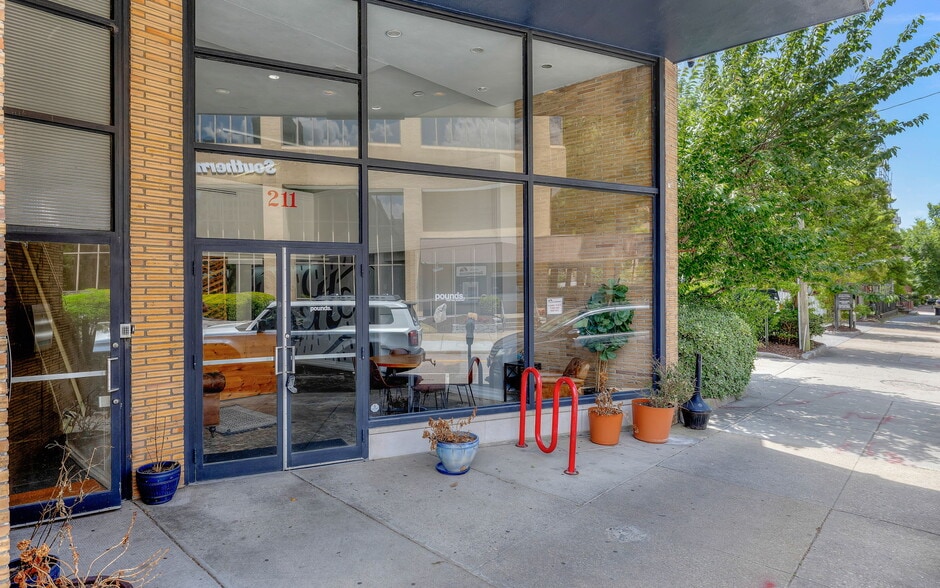 More Photos Of 211 W Freemason St, Norfolk Office Residential For Sale
